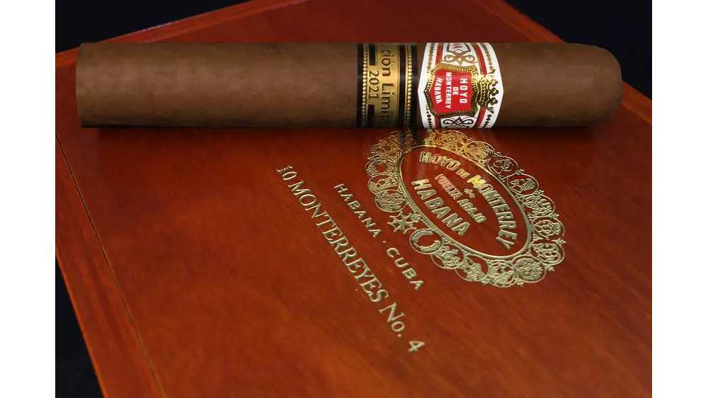 HOYO DE MONTERREY MONTERREYES No.4