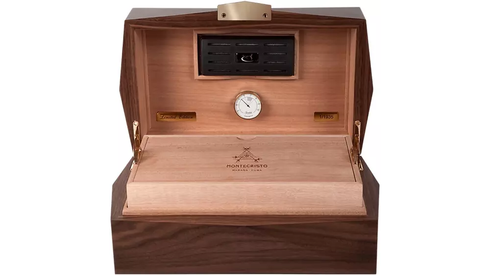 умидор Montecristo Linea 1935 brown 60 cig