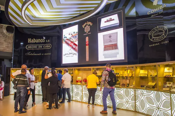 Habanos S.A. закри XXIII Habanos Festival с представянето на Partagas Linea Maestra на ексклузивна Гала вечеря