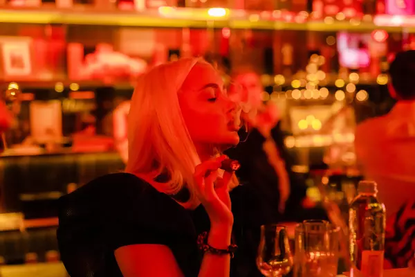 Най-новата премиална линия Romeo y Julieta de Oro блести вече и в България