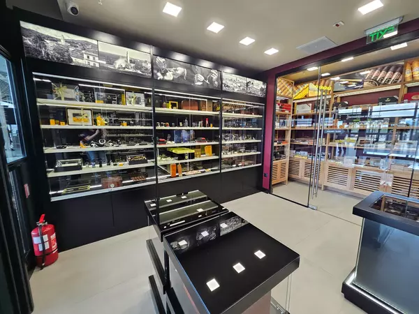 Нов бутик Premium Cigars&Tobacco на Летище София